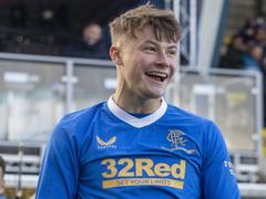 Everton sign Nathan Patterson from Rangers